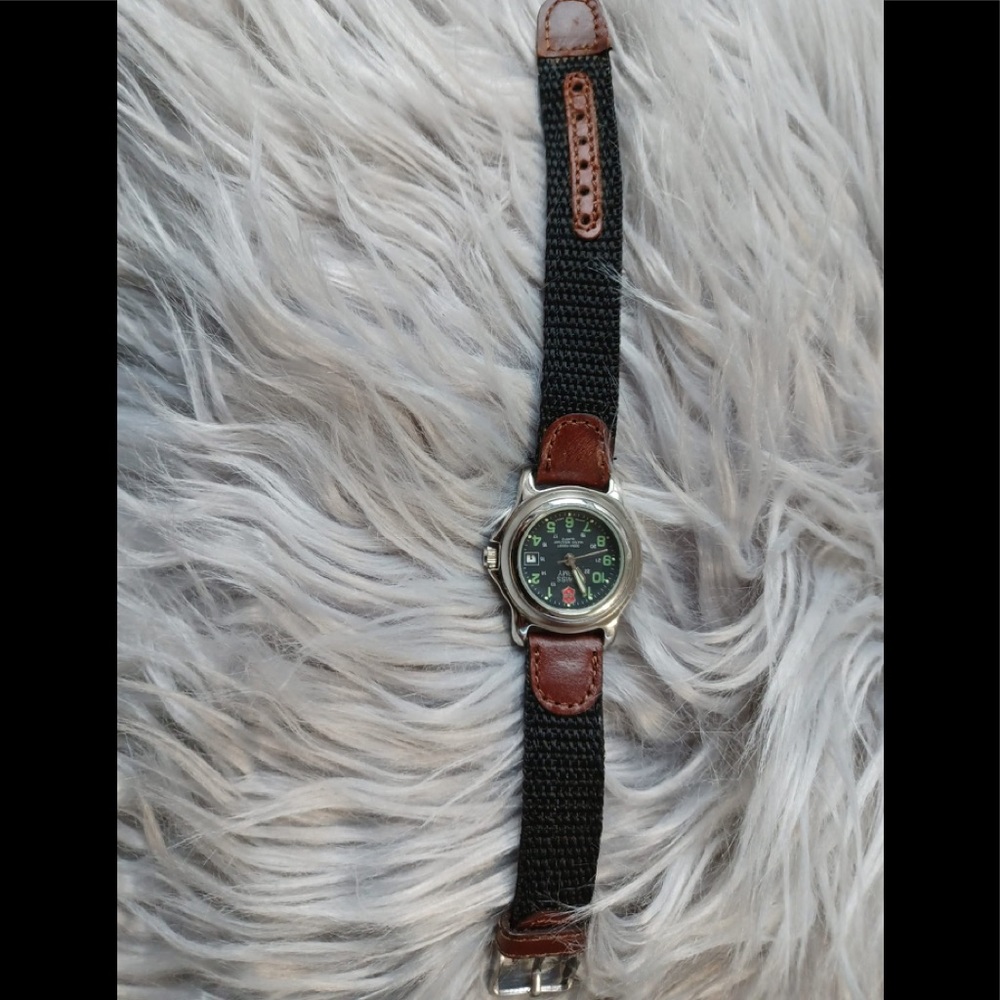 WISS ARMY pretty black and brown watch Wiss Army
